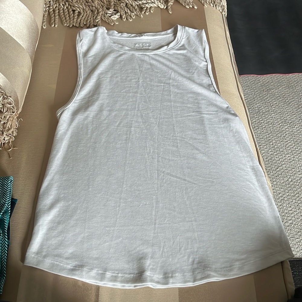 FLEO work out tee